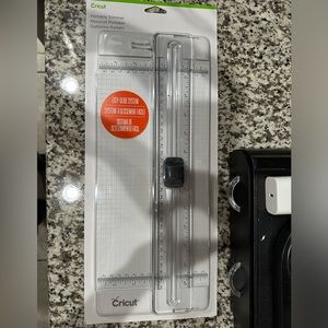 Brand new Circut portable trimmer.